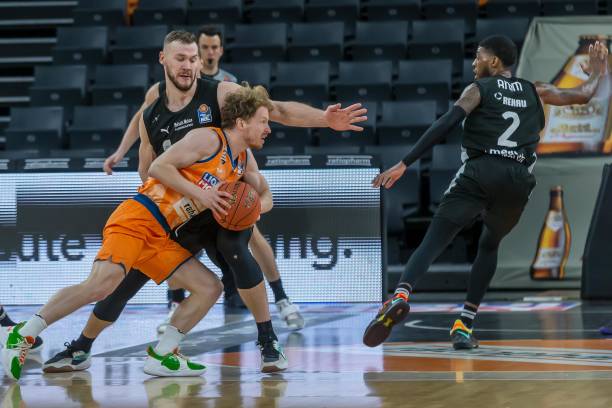 这不禁让人 这不禁让人